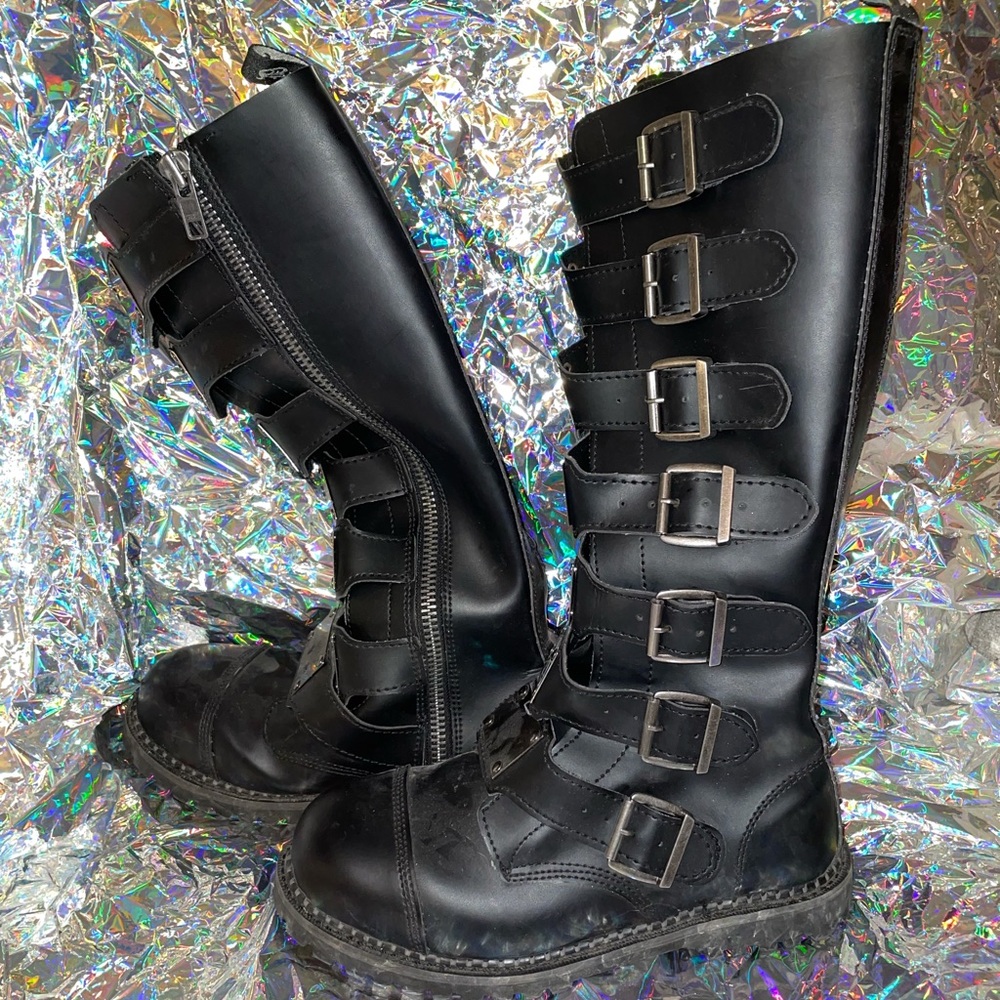 Size 10 Demonia Boots, almost new